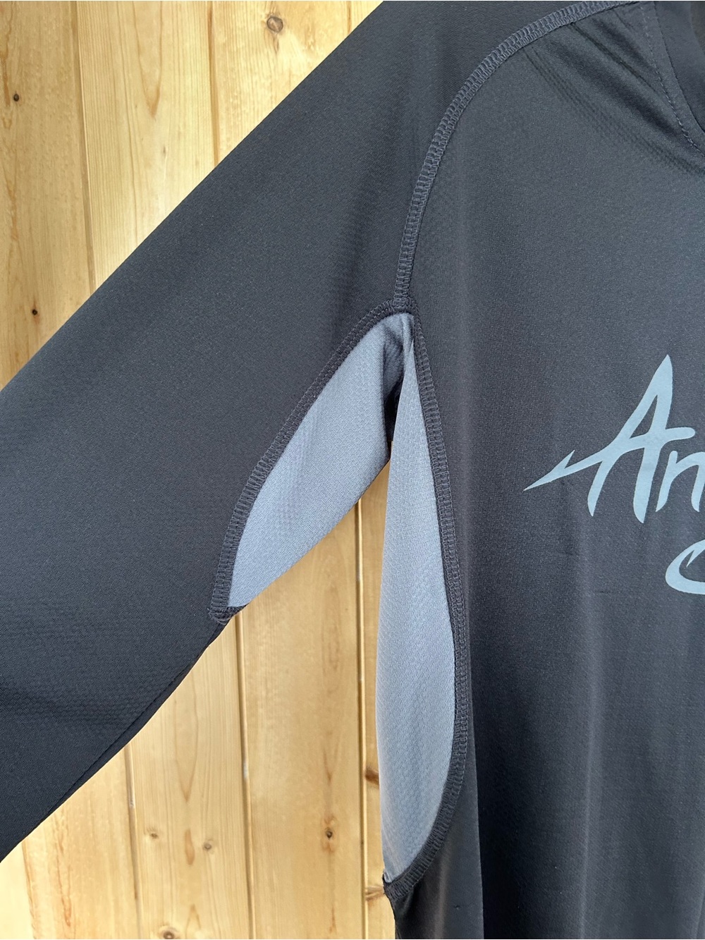 Women’s Anglur Long Sleeve Performance Tee in Black with Gray Accents Size Small - Picture 3 of 6